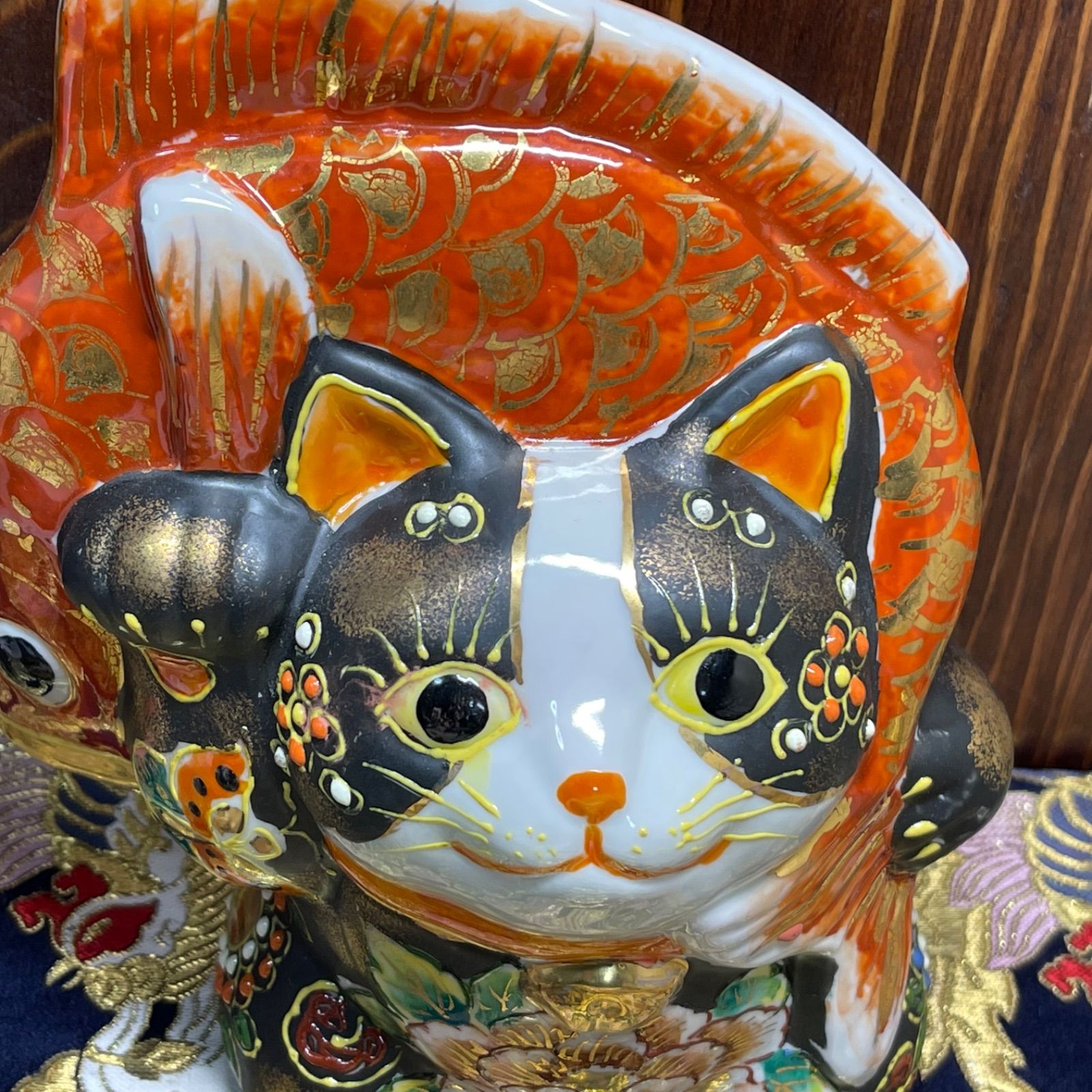 願いが叶う】【厄除け】【病除け】【九谷焼】招き猫 赤盛り 左手3号