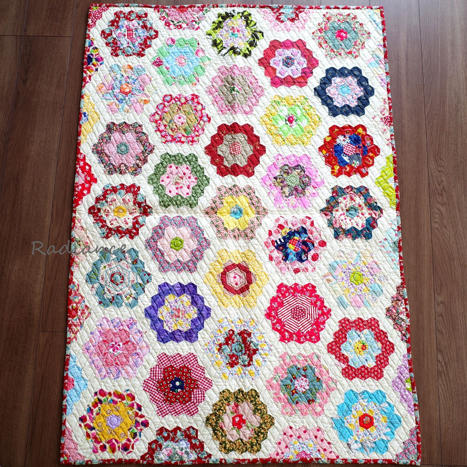 ☆ハンドメイドパッチワークキルト☆ヘキサゴン☆六角形☆ベットカバー