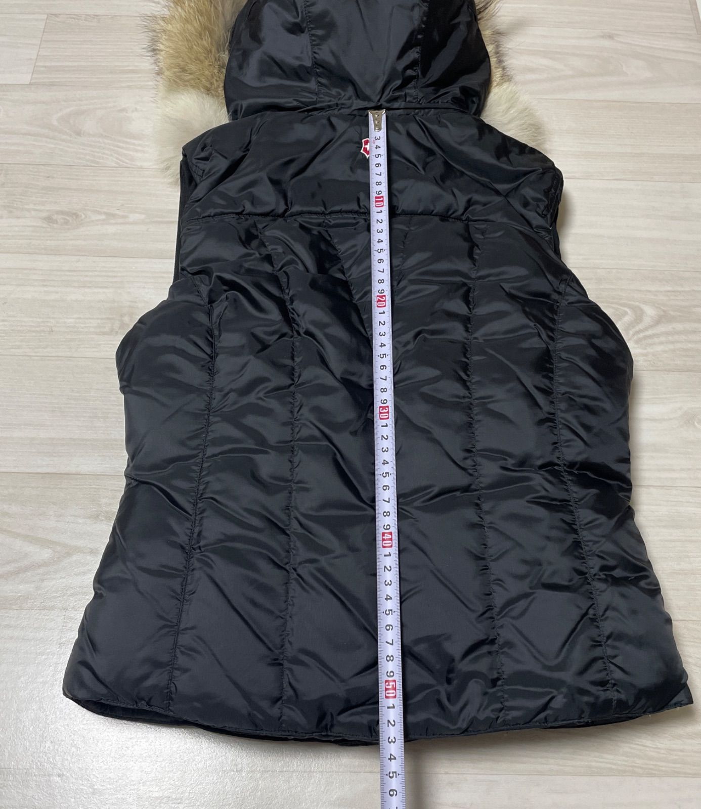 Victorinox ビクトリノックス ダウンベスト Sサイズ ブラック - メルカリ