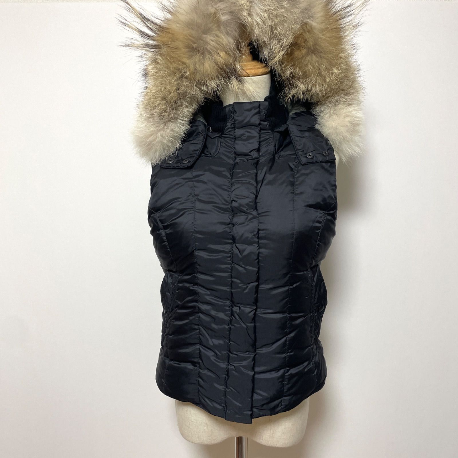 Victorinox ビクトリノックス ダウンベスト Sサイズ ブラック - メルカリ