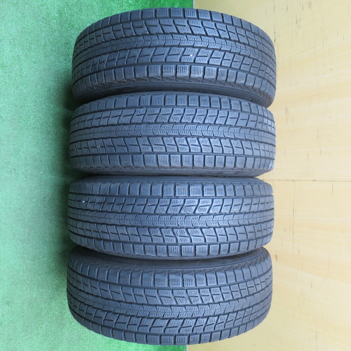 バリ溝！キレイ！9.5分☆KEELER FORCE 215/70R16 スタッドレス