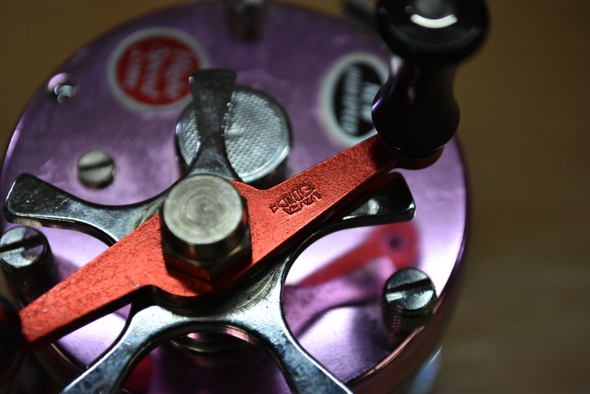 アブガルシア アンバサダー 5500C 社外 ハンドル付き 右巻き No 831200