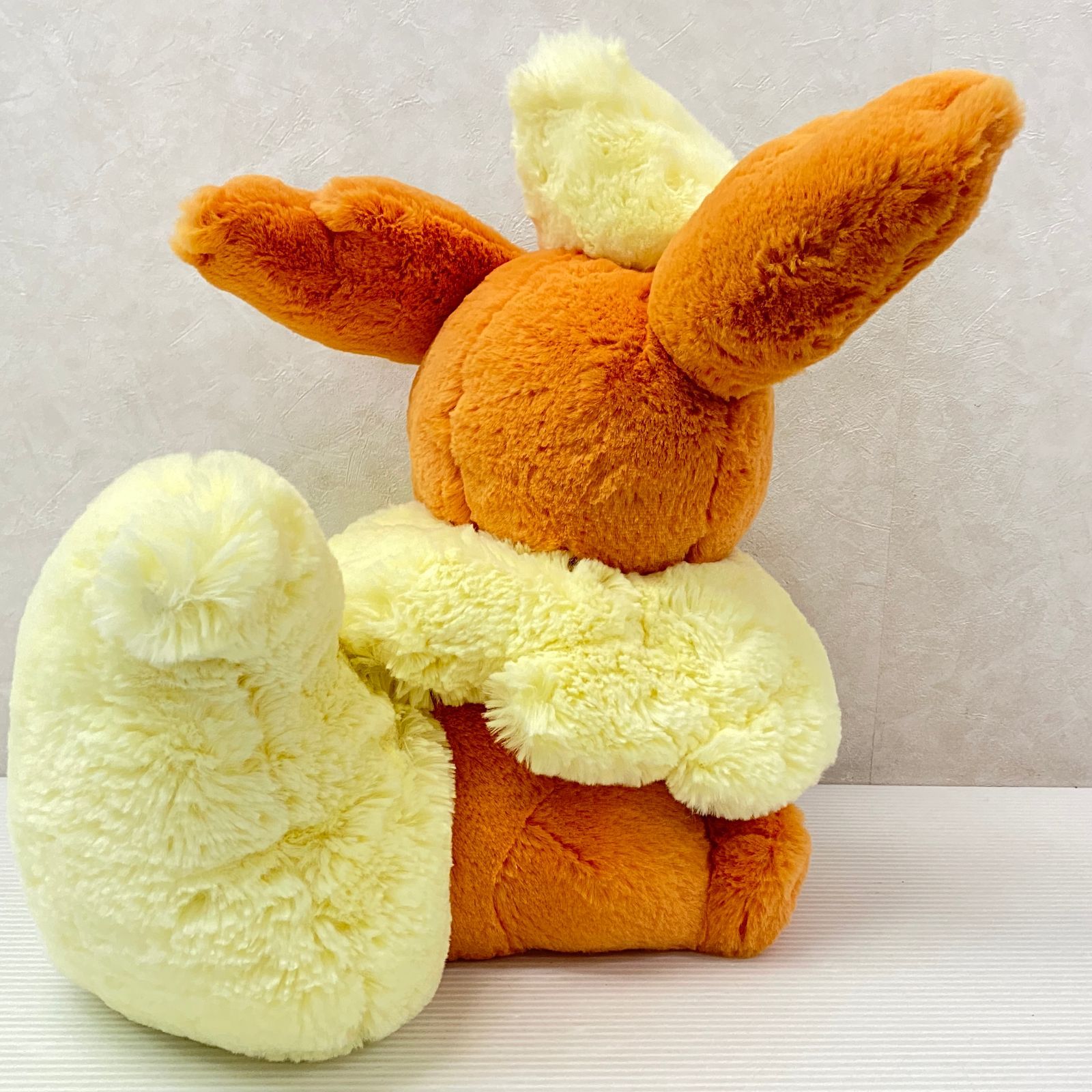 △100 ポケモンセンターオリジナル ふわふわ抱きぬいぐるみ ブースター