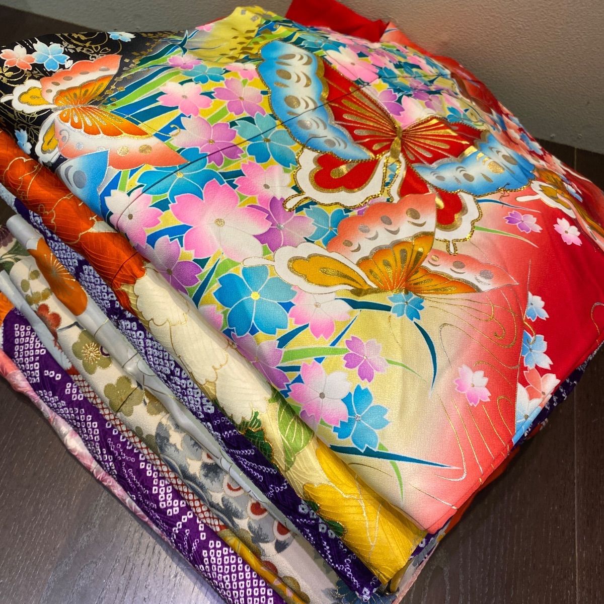まとめ売り】正絹振袖8枚 リメイク素材 ハンドメイド向け - メルカリ