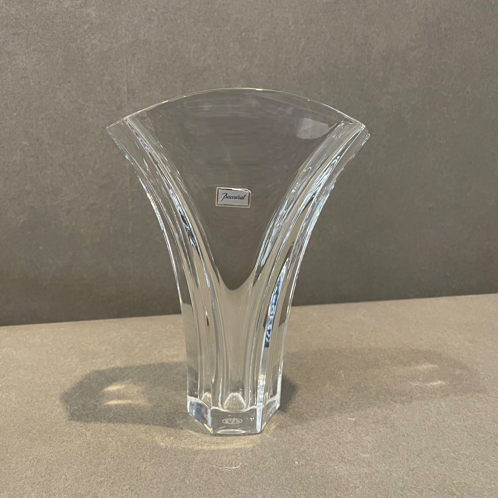 美品 バカラ ギンコ 花瓶 フラワーベース 18cm - メルカリ