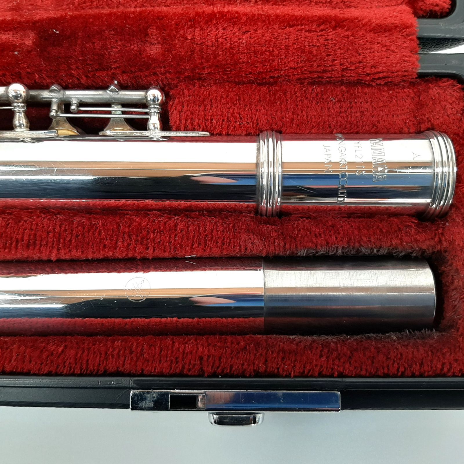 YAMAHA YFL-211S Eメカ ヤマハ フルート ハードケース付き 065023