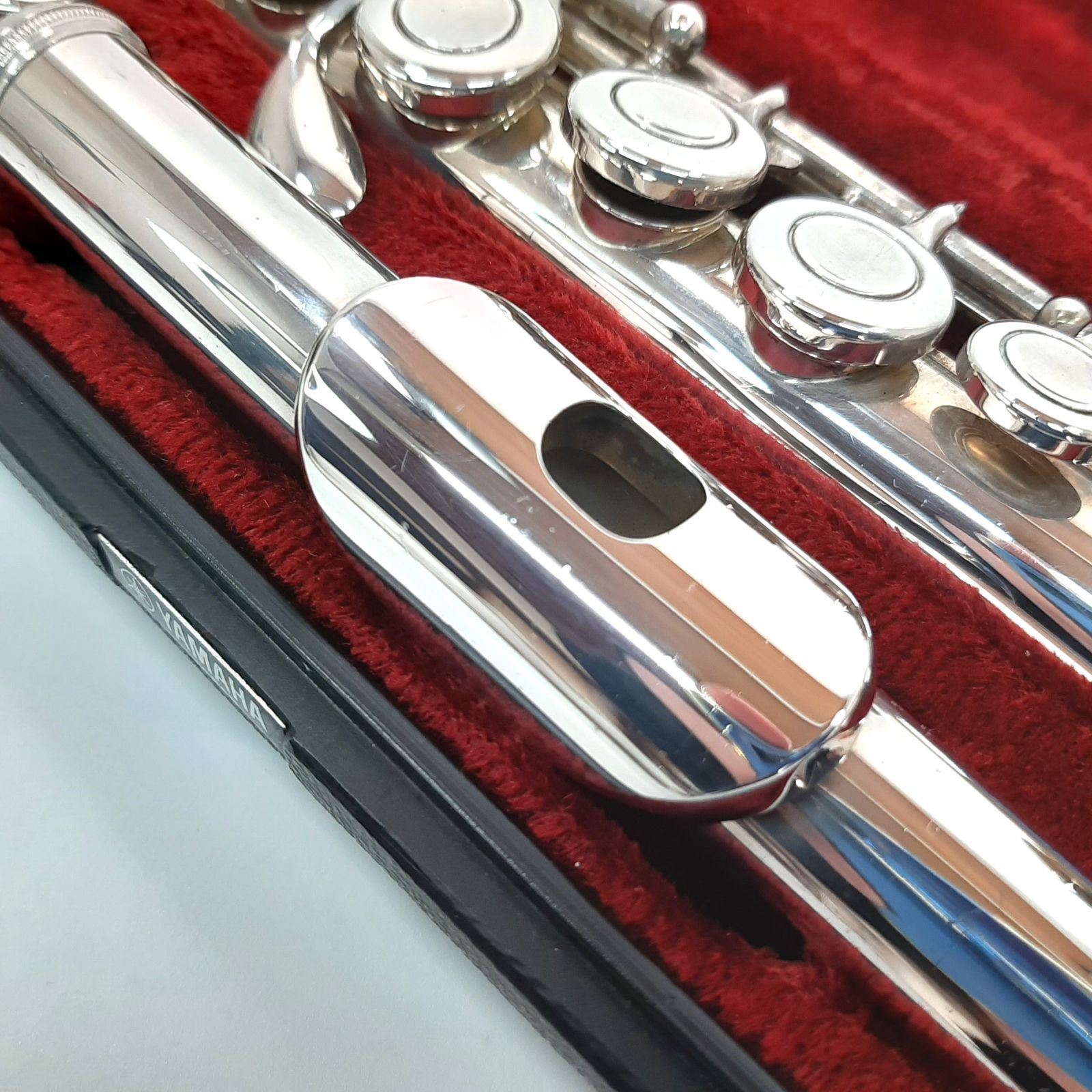 YAMAHA YFL-211S Eメカ ヤマハ フルート ハードケース付き 065023