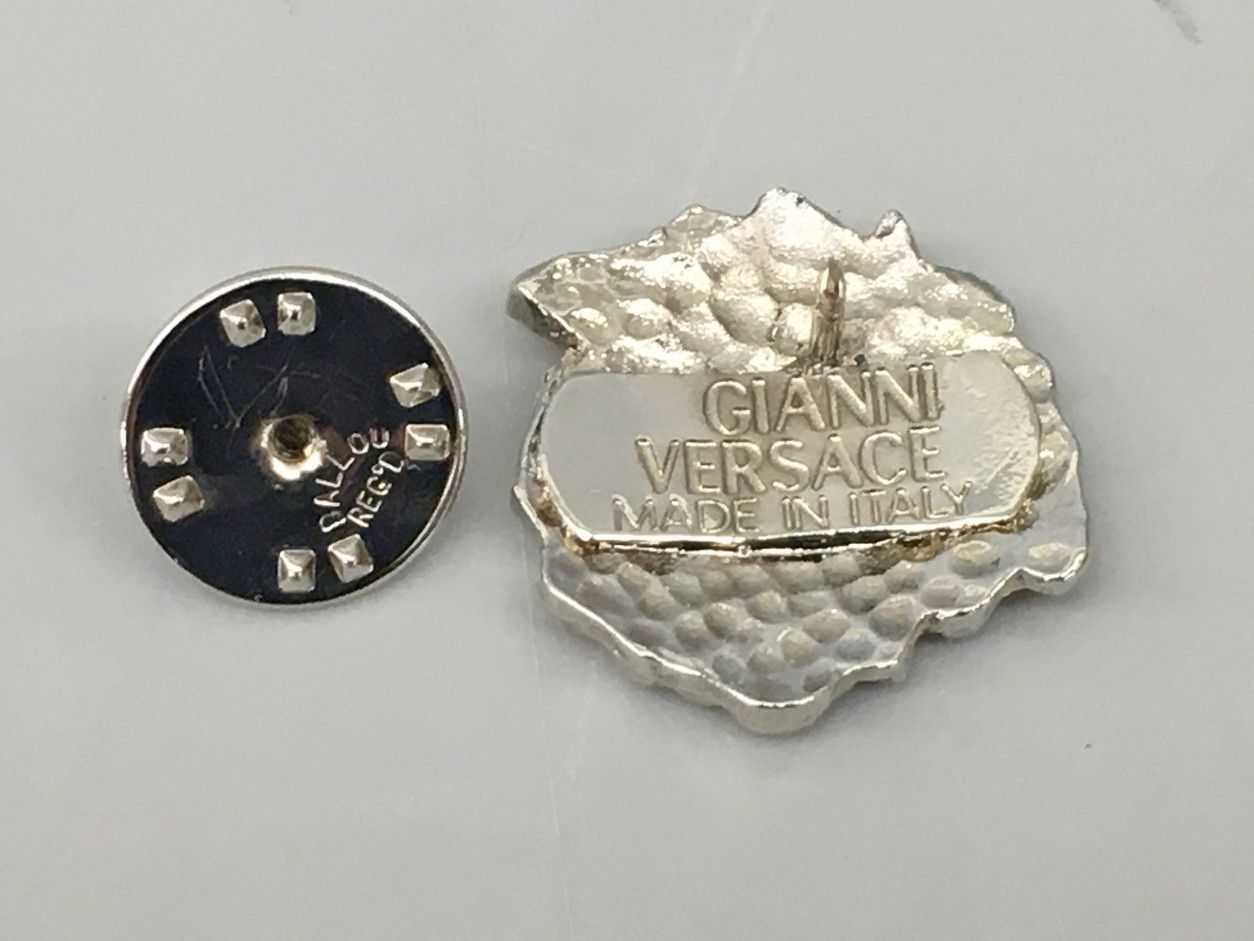 ジャンニ・ヴェルサーチ GIANNI VERSACE ブローチ メデューサ