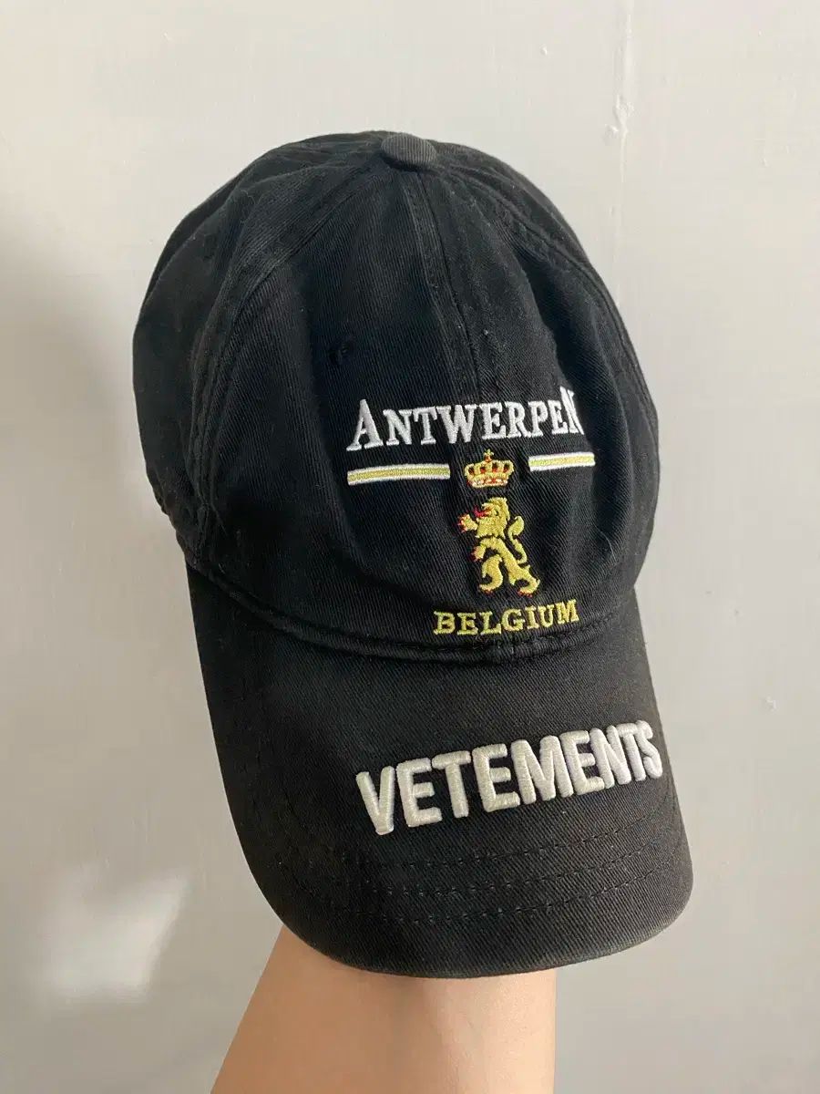 VETEMENTS ユニセックス キャップ 黒色VETEMENTS（ヴェトモン