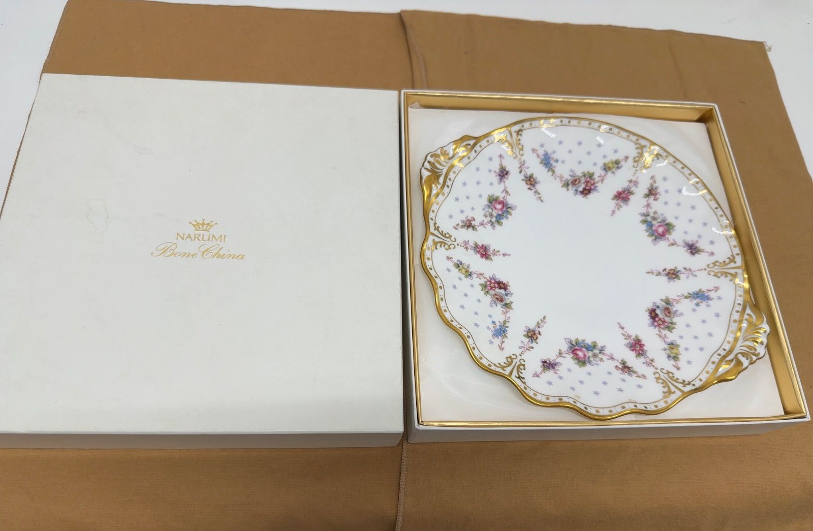 ロイヤルクラウンダービー アントワネット プレート 26cm 英国製