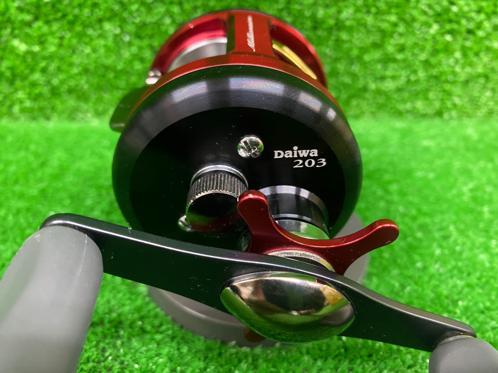 希少】ダイワ ミリオネア SW203L 左巻き - メルカリ ミリオネアSW203L