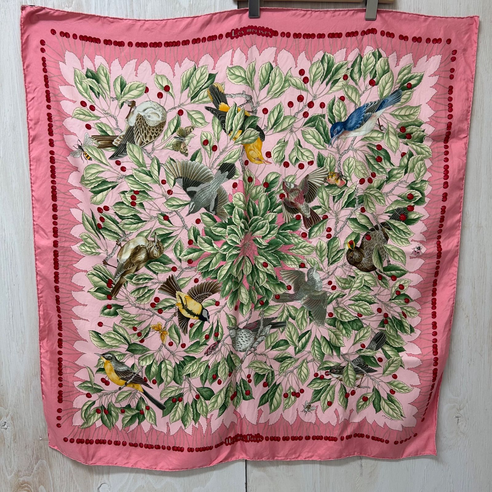 K》HERMES エルメス カレ90 スカーフ Les merises ピンク - メルカリ