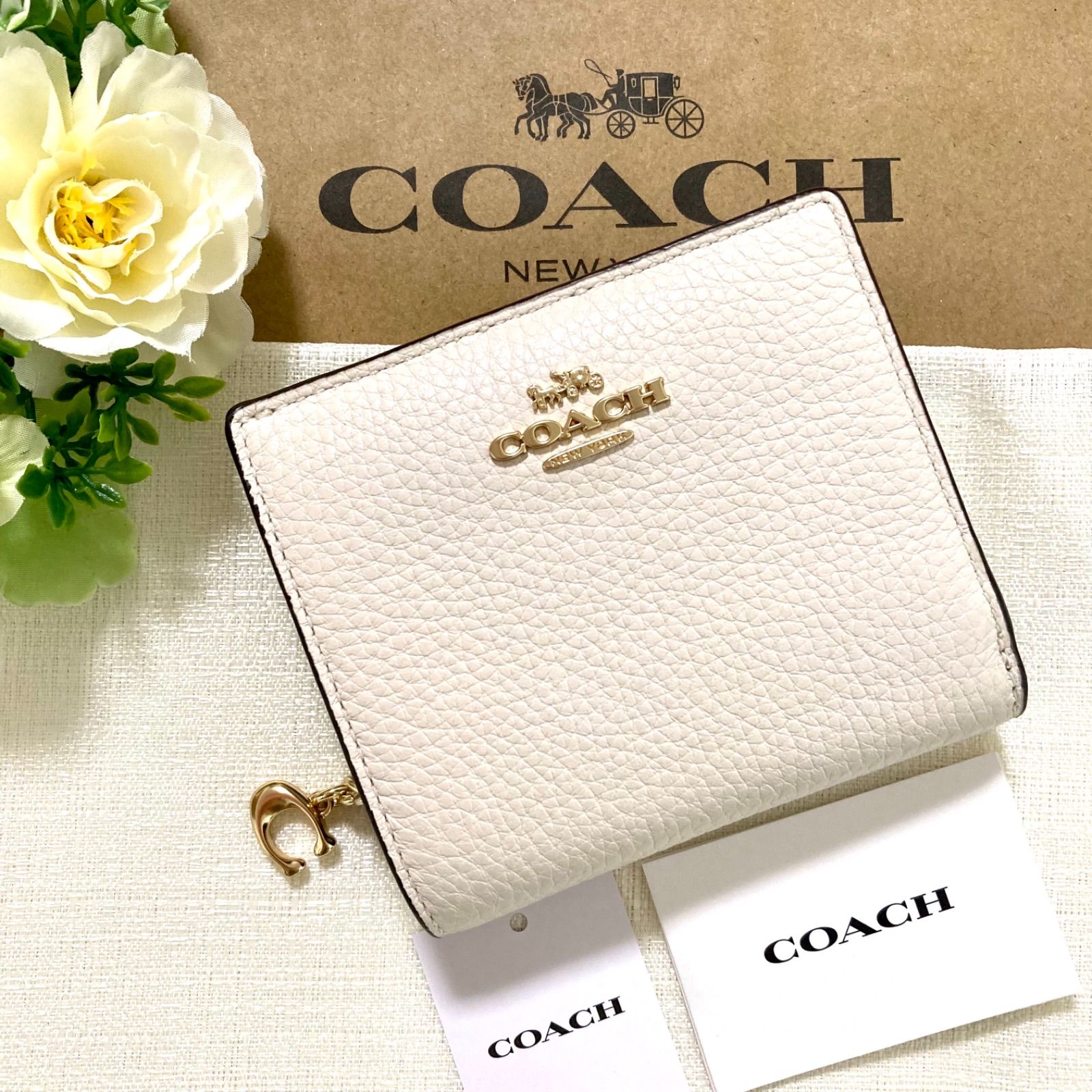 新品 COACH コーチ 財布 折り財布 2つ折り財布 ホワイト 限定カラー