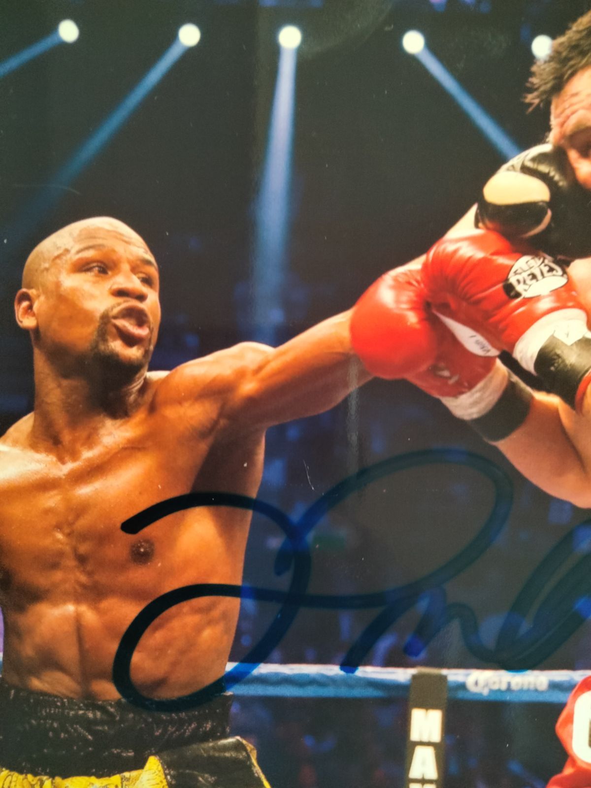 フロイド・メイウェザージュニア直筆サイン入り2Lサイズ写真…Floyd