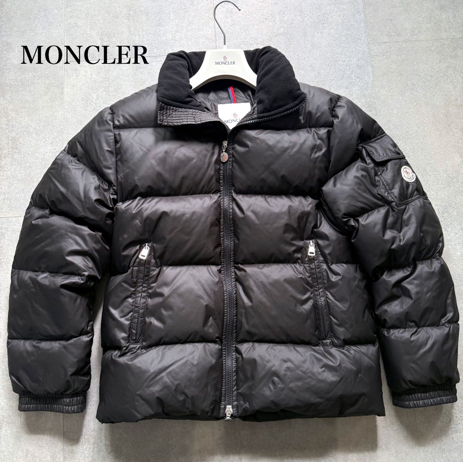 MONCLER モンクレール ダウンジャケット ブラック メンズアウター