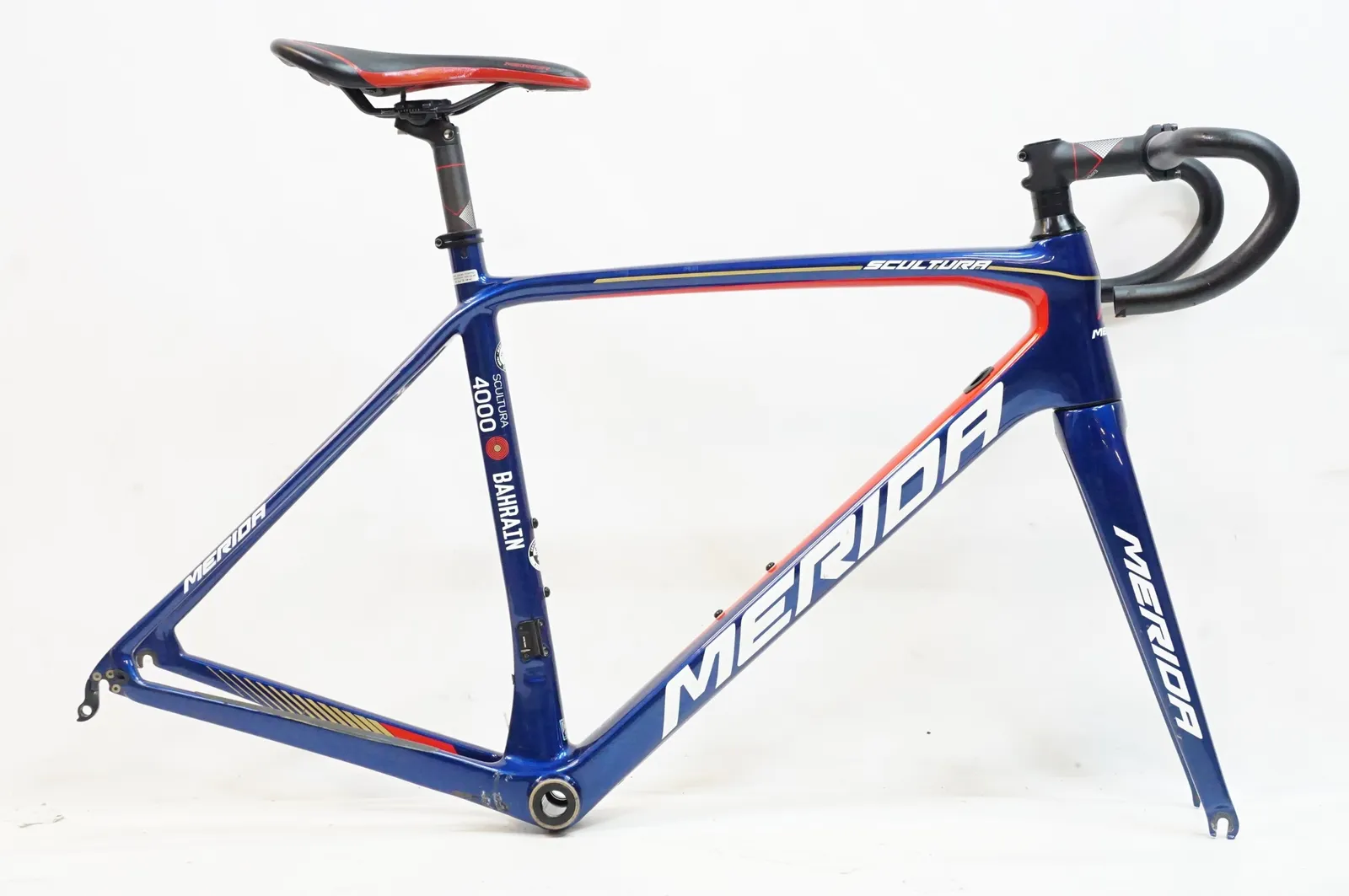 ロードバイク（スクルトゥーラ4000）明石市近郊引き渡し可能 ロード