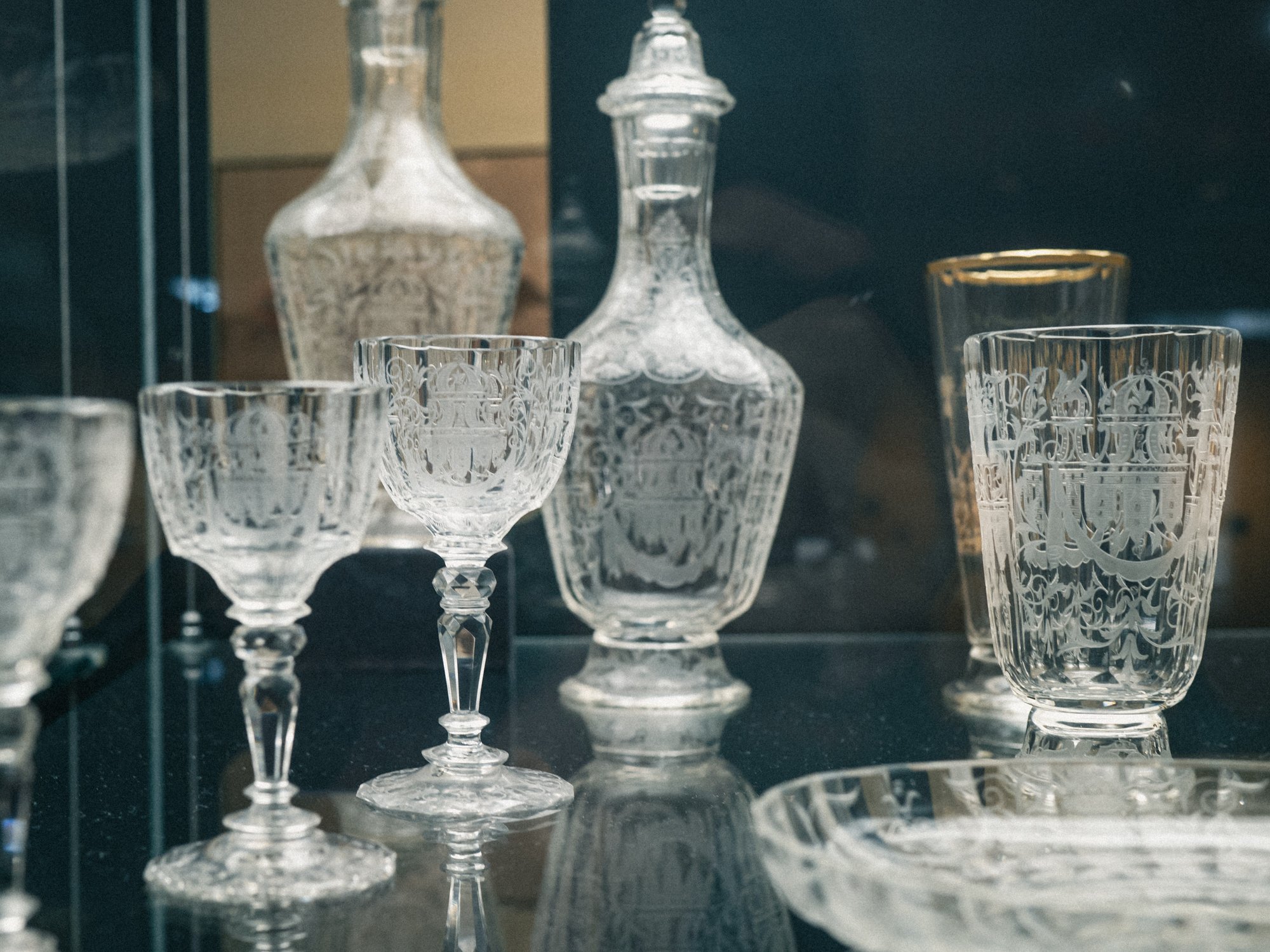 ボヘミアングラス デキャンタとワイングラス6個セット ボヘミアン