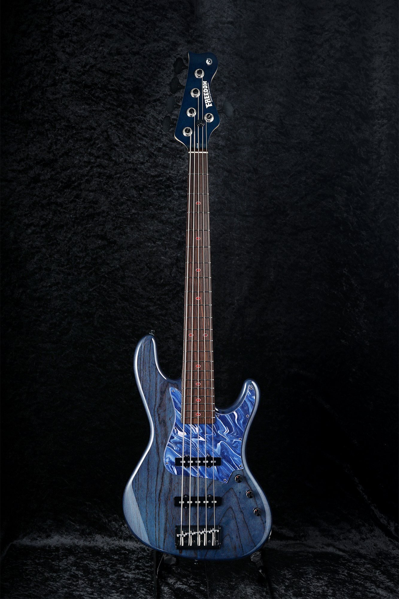 Anthra(アントラ)のススメ｜Freedom Custom Guitar Research Co. Ltd.