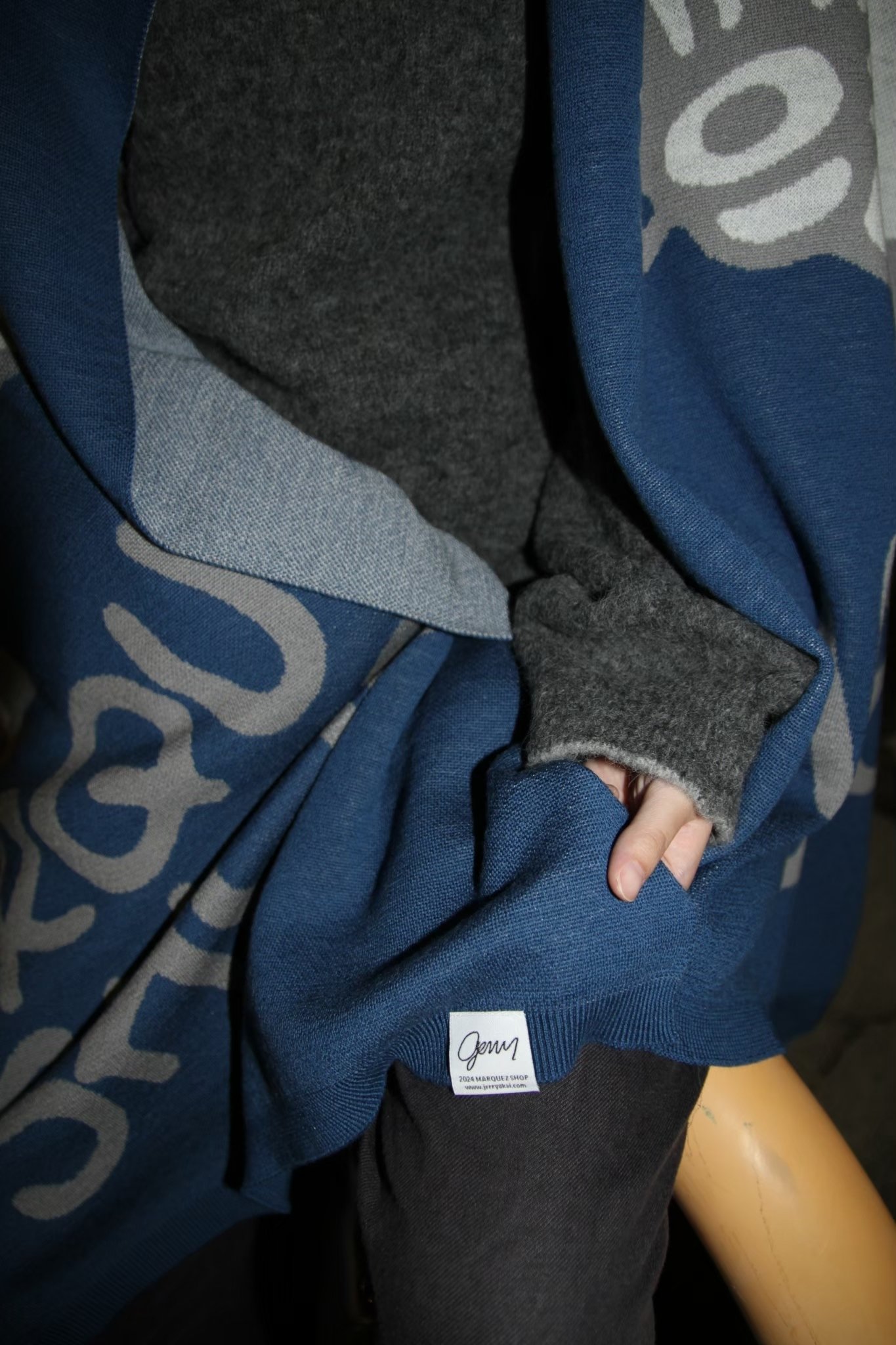 大判ストール、販売スタート。｜toiro_knitwear