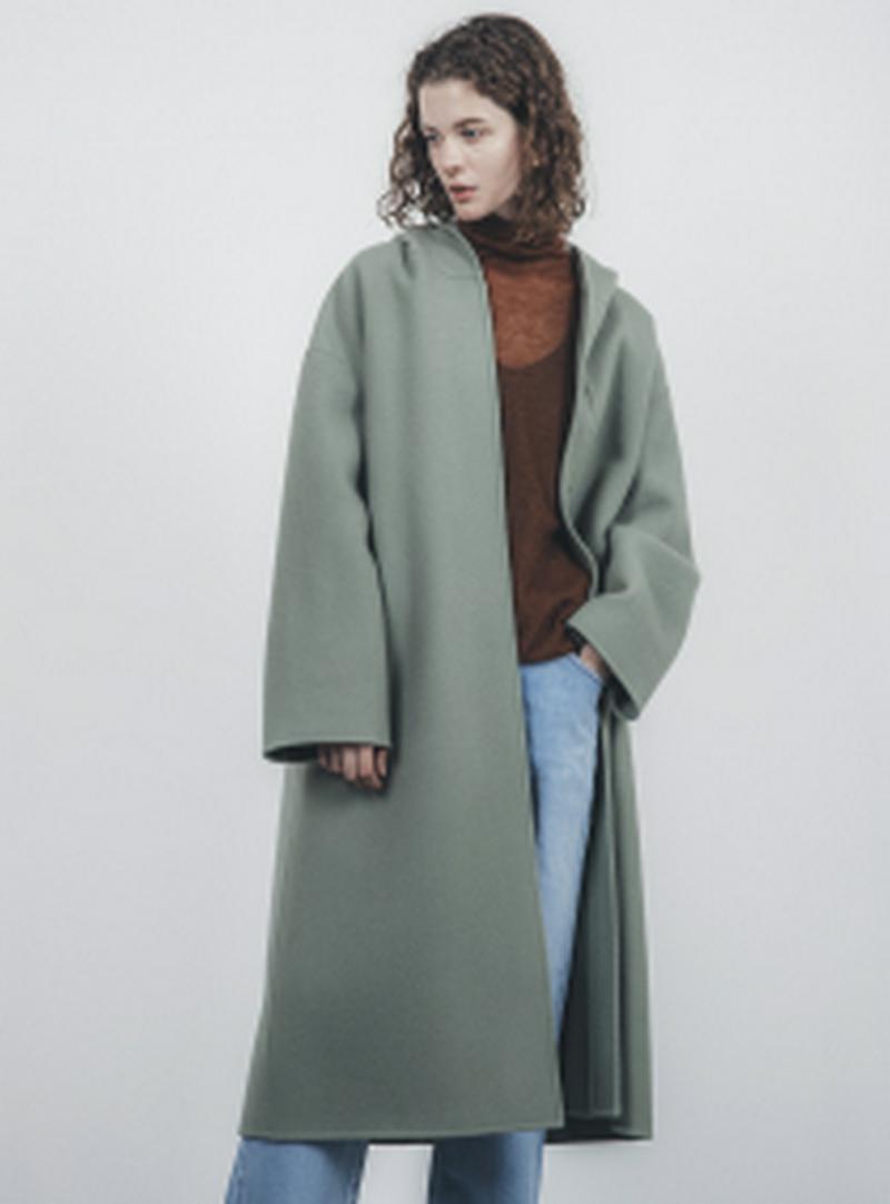 STUNNING LURE(スタニングルアー)の「ライトフーディーリバーコート