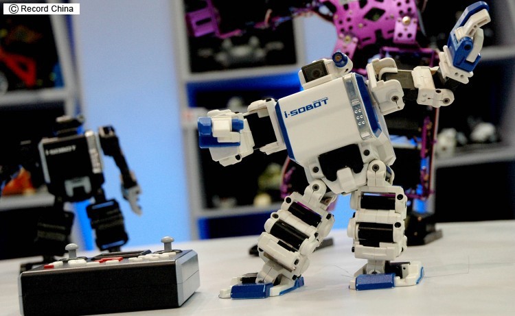 日本開発の世界最小二足歩行ロボット「i-SOBOT」が大人気！―上海市