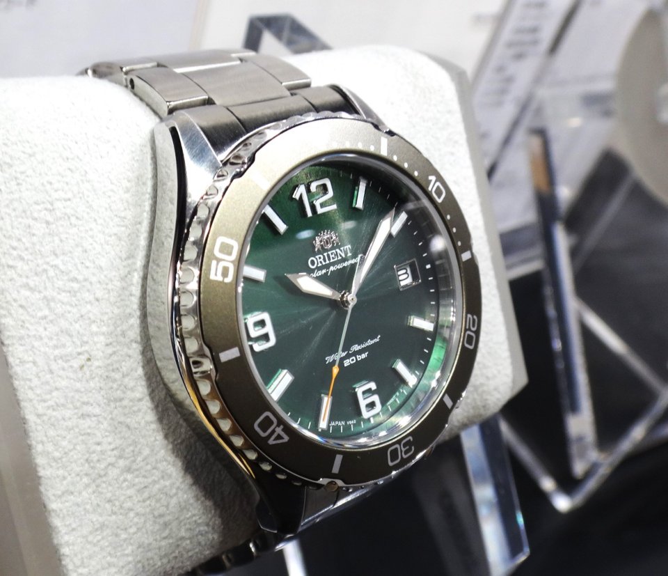 Orient」の『オリエントマコ 40』に新たなカラーバリエーション