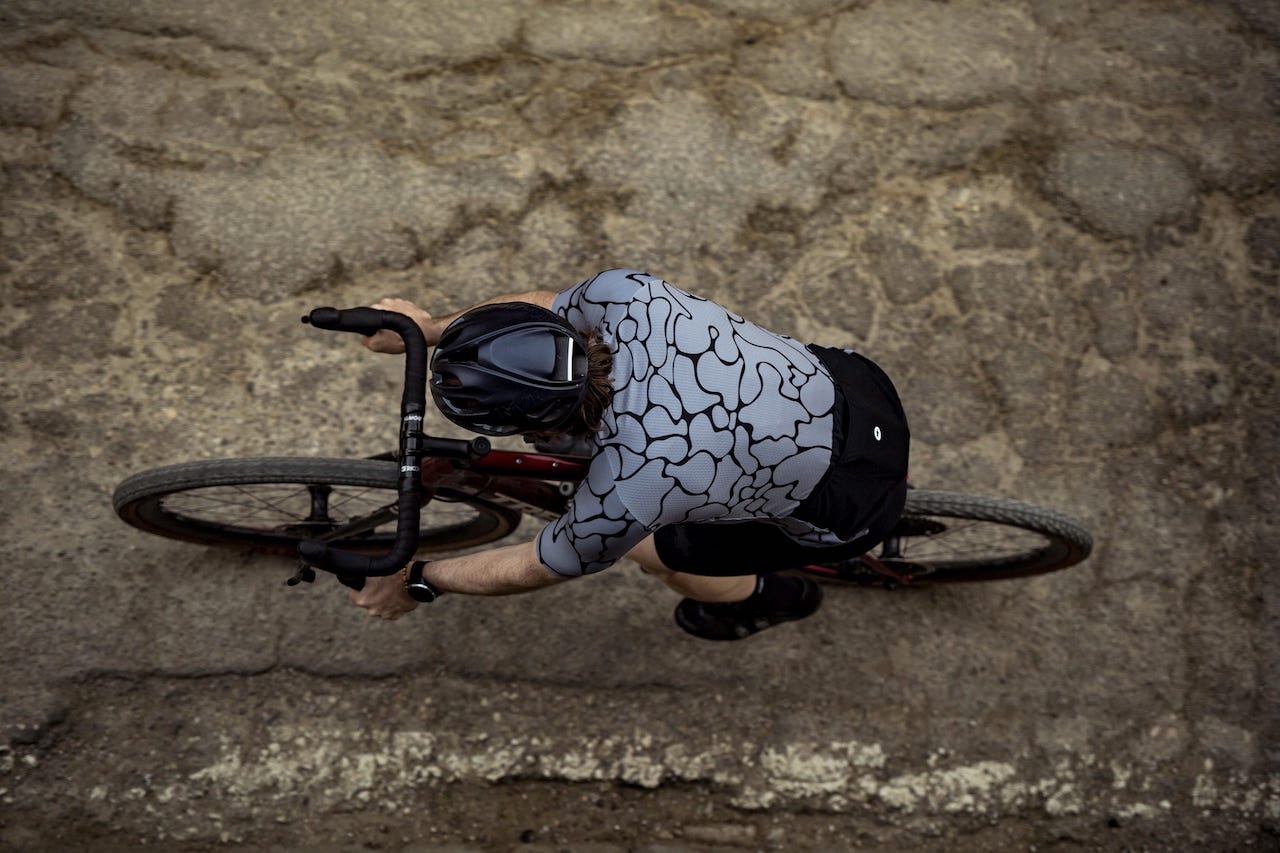 この夏、上質に生まれ変わったジャージを着てロングライドへ出掛けよう