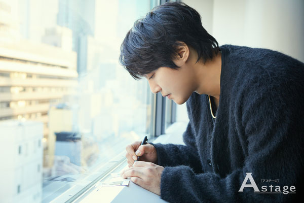 キム・ヒョンジュン、直筆サイン入りチェキプレゼント！！ 日韓合作