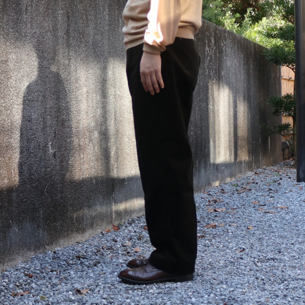 上品な艶感とインパクトのある太畝が魅力のYankshire 1963 TROUSERS