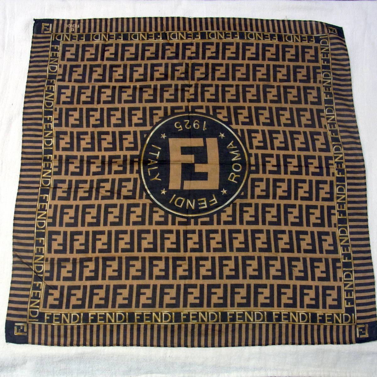 FENDI【ハンカチ】約50×50cm／フェンディ／ITALY／1925／ROMA／ハイ