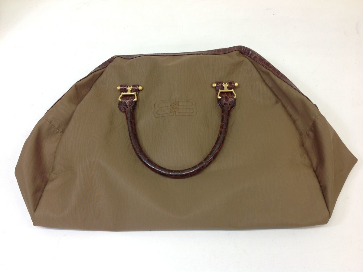 BALENCIAGA ボストンバッグ ハンドバッグ ロゴ型押し レザー 大容量