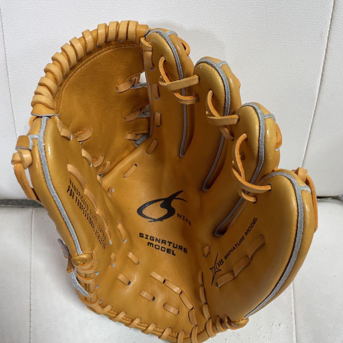 ナイキ 松坂大輔 シグネチャーモデル軟式グローブ 左利き 投手用