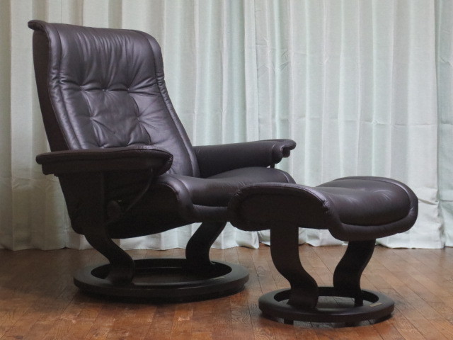 ノルウェーEKORNES 37万「ロイヤル/」リクライニングチェア本革