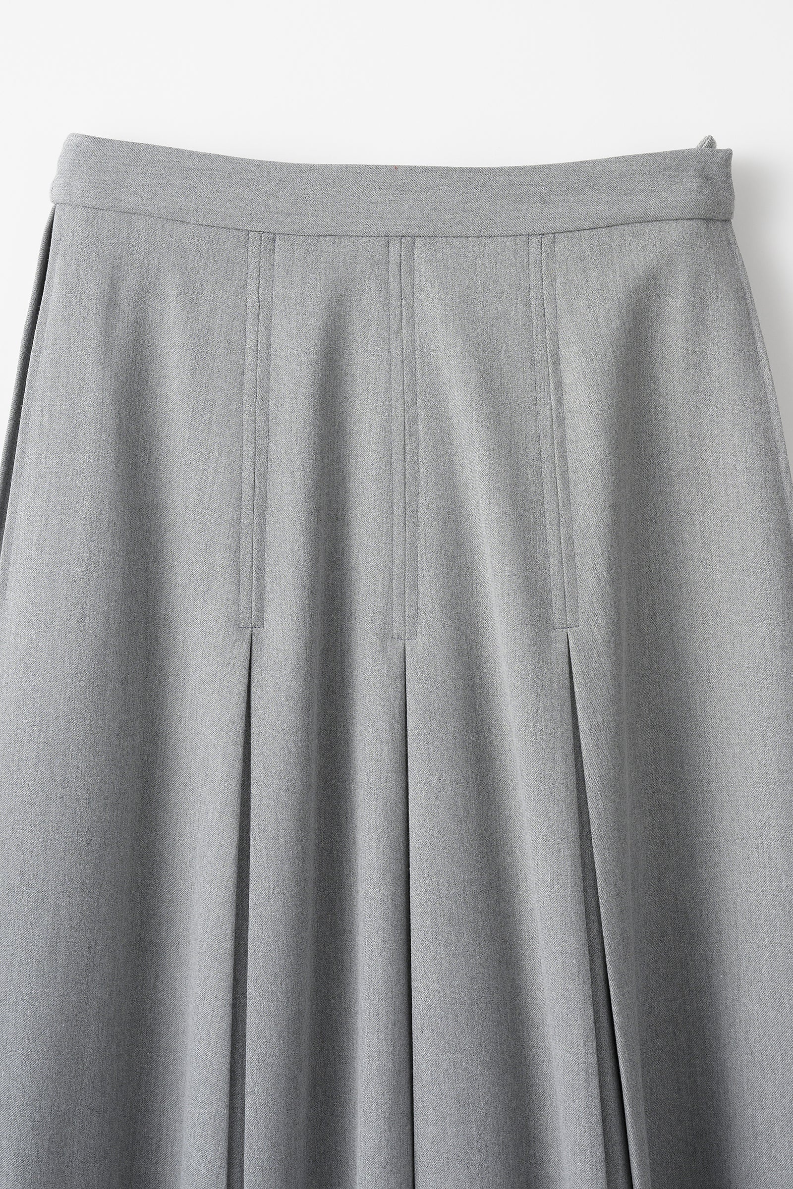 Gentle pleated skirt (Light gray) – Audire
