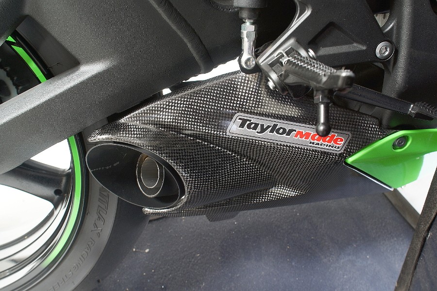 ZX-10Rのマフラーならテイラーメイド｜AxxL