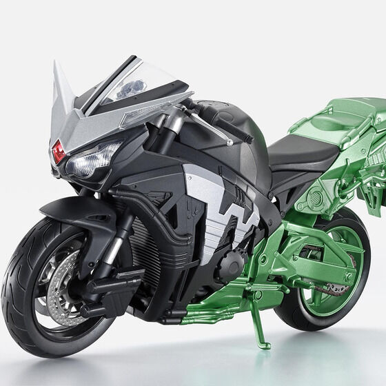 街を駆ける仮面ライダーWの相棒・ハードボイルダーの「S.H.Figuarts