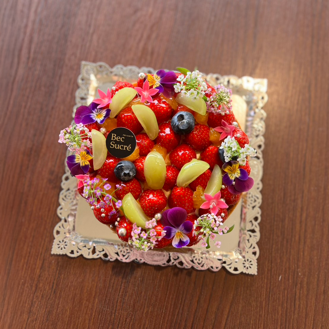 ホールケーキ用プレート – Patisserie Bec Sucre