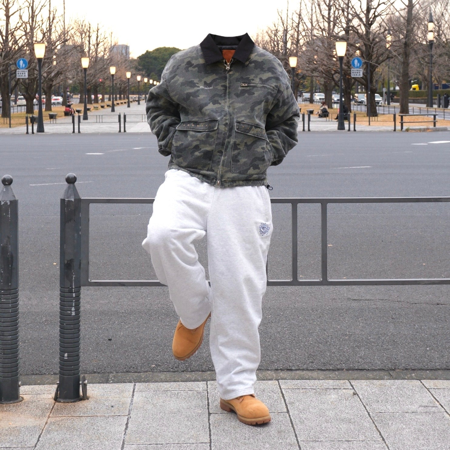 Spray fade studs duck jacket / Camo – BELVET