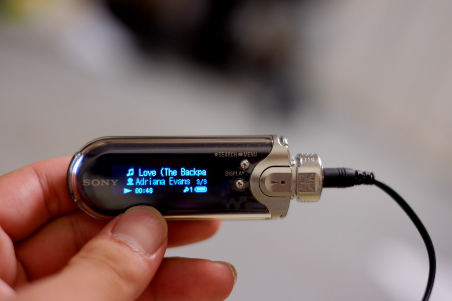 SONYウォークマンNW-E405香水瓶