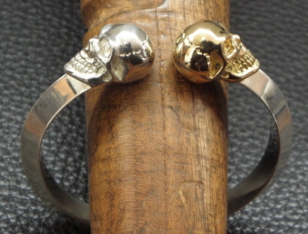 ガボラトリーのバングル, 18キャラット ゴールド & プラチナム