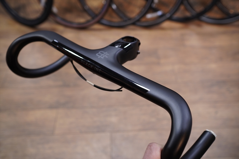 BLACK INC ステム一体型ハンドルが美しい - Cycle Life
