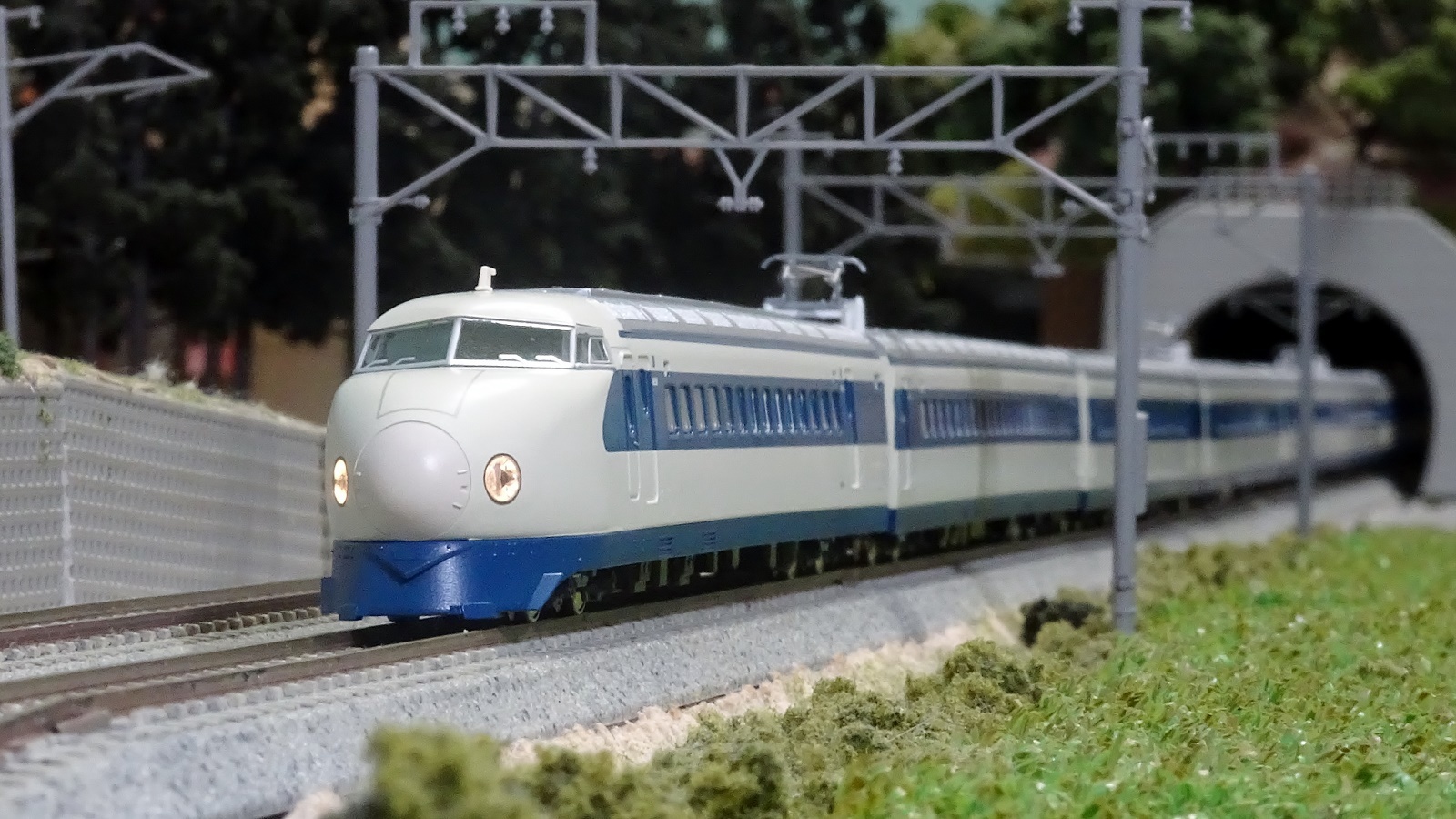 077F 0系2000番台東海道・山陽新幹線ーついに16両フル編成に - ビスタ