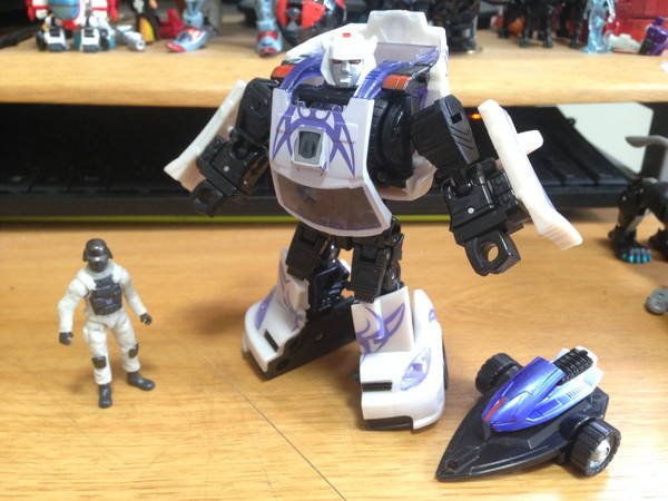 ビーっぽいけど全くの別人『バグバイト(Botcon 2007)』 | DDMTF(ダダ