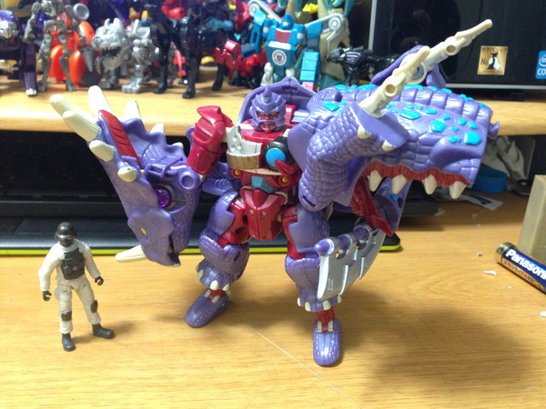 じつは日本限定発売！『キラーパンチ（ビーストウォーズネオ