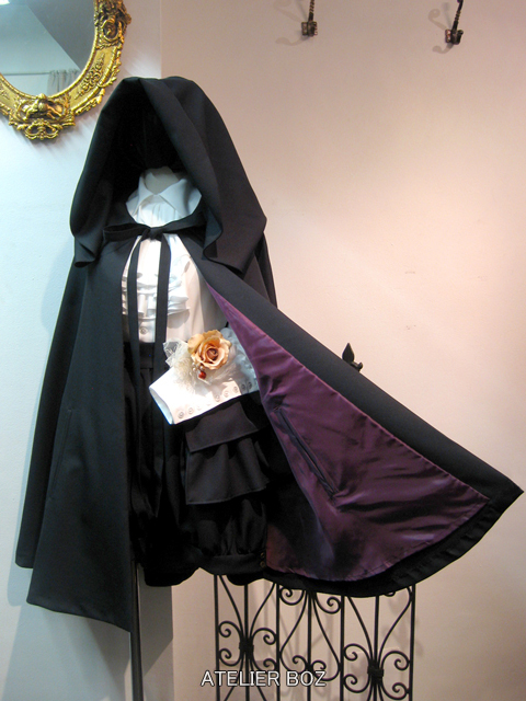 再入荷：フードミニマント 黒×裏地ボルドー[2114-19] | choice closet