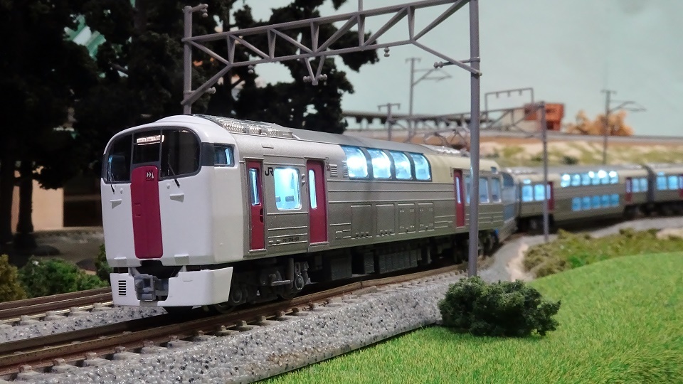 鉄道模型】215系2次車 ホリデー快速「ビューやまなし」 - ビスタ模型