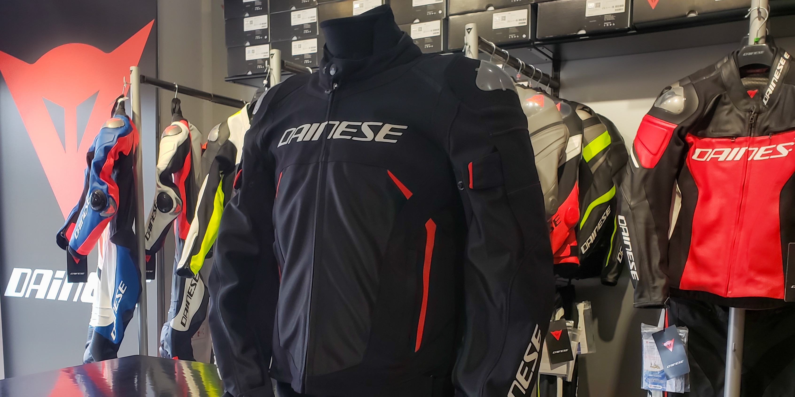 暖かい日にはこれ一着[DINAMICA AIR D-DRY® JACKET]