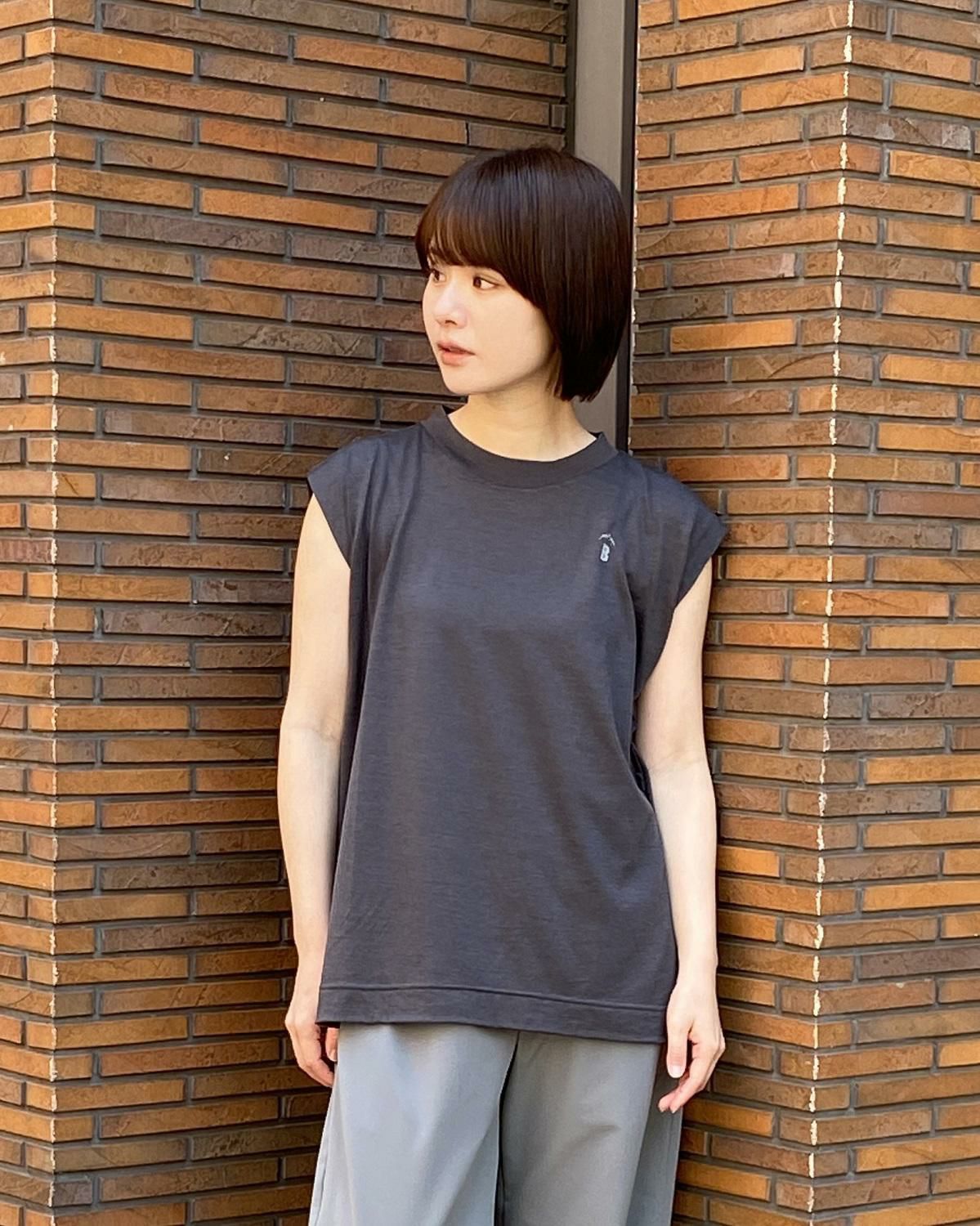BLACK BRICK / Hybrid Merino Cover SleevelessHybrid ｜ブラック