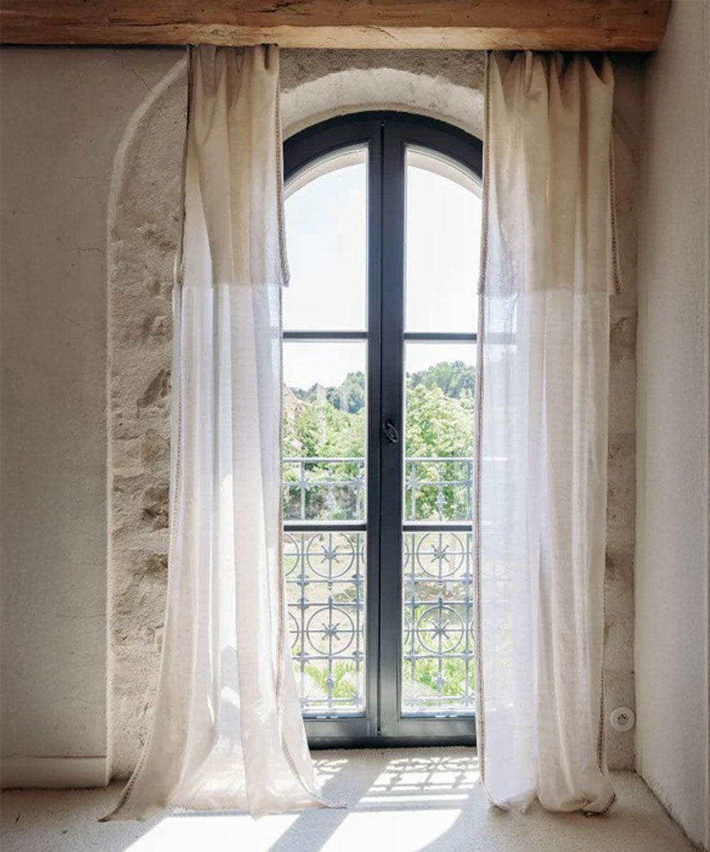 カーテン – – Blanc de Juillet