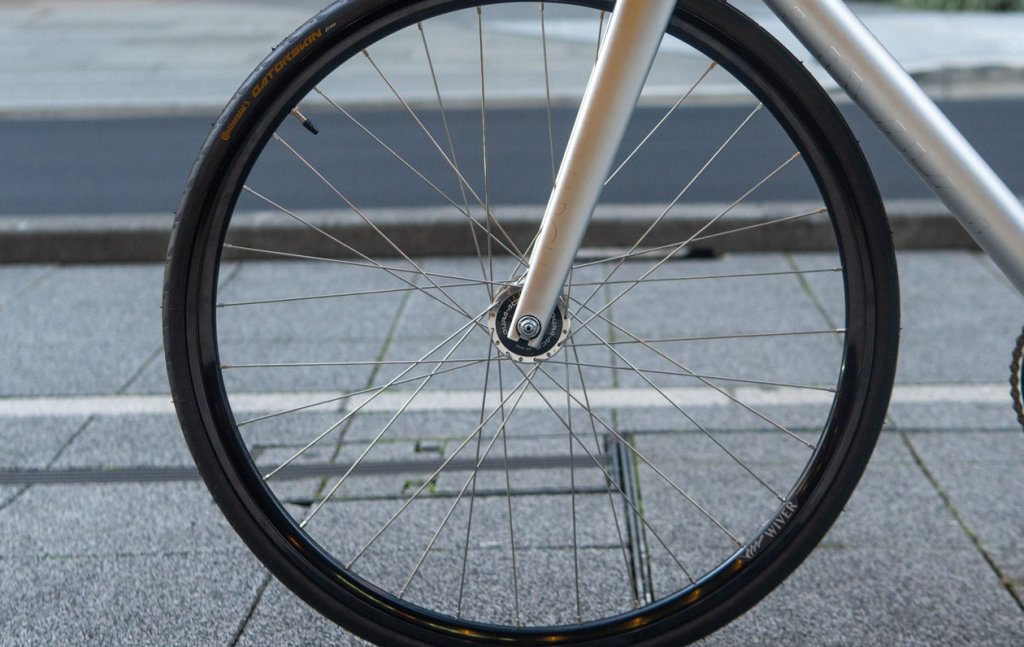 ピストバイク ホイール デュラエースハブ アラヤリム